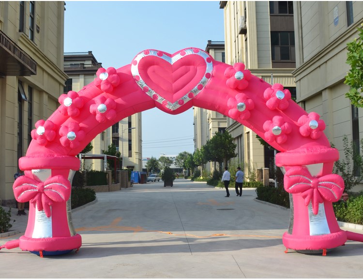 桂林粉色爱心拱门